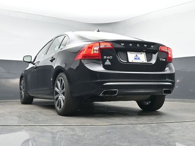 Used 2018 Volvo S60 T5 Inscription Platinum w/ Climate Package image 16
