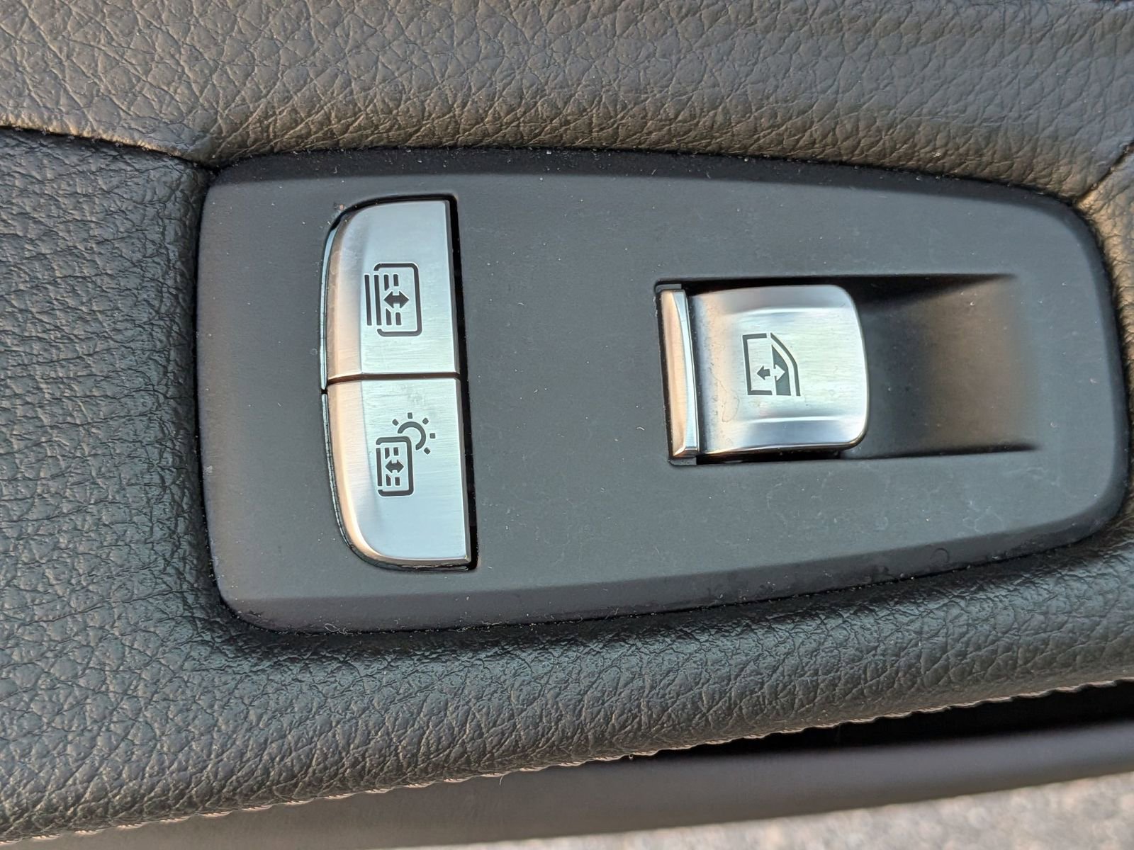 Used 2022 BMW 740i xDrive w/ M Sport Package image 30