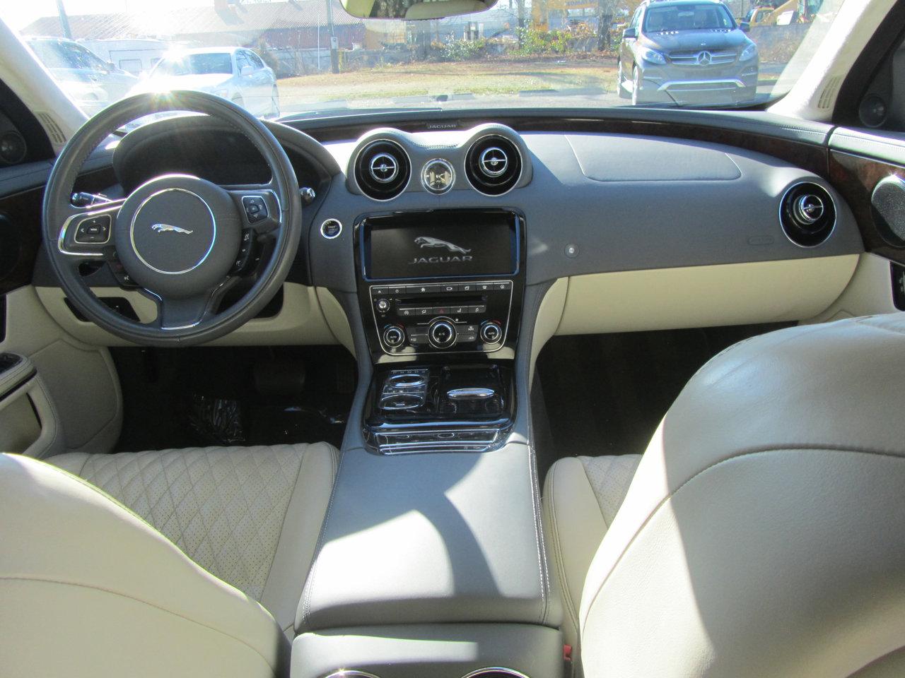 Used 2018 Jaguar XJ L Portfolio image 13