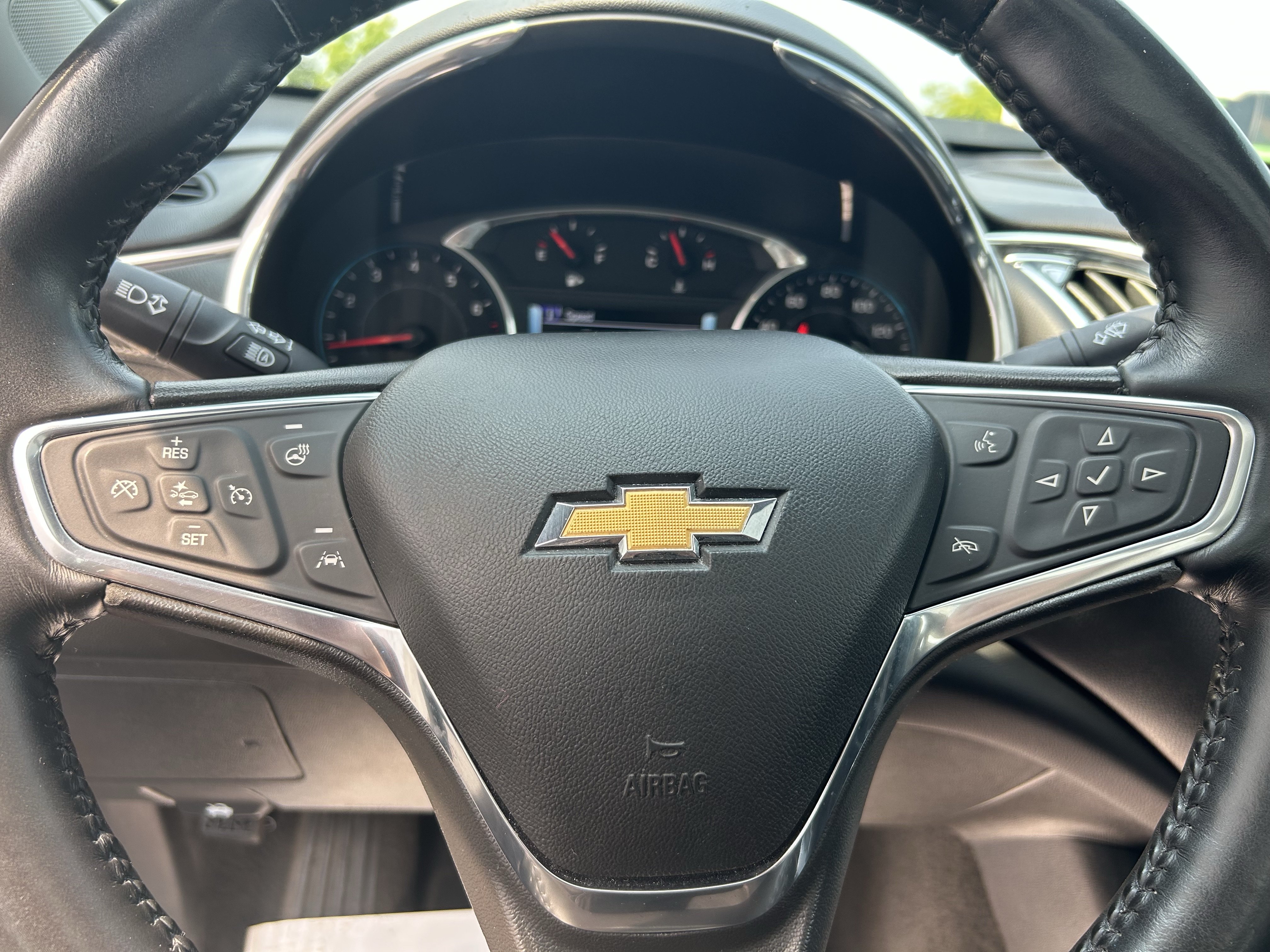 Used 2017 Chevrolet Malibu Premier w/ Premier Sun and Wheel Package FWD image 24