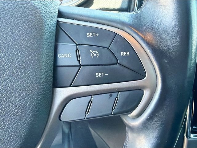 Used 2020 Jeep Grand Cherokee Altitude RWD image 36