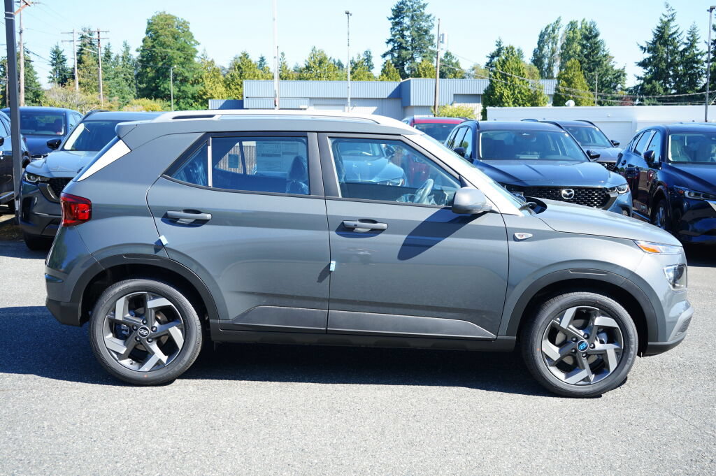 New 2025 Hyundai Venue SEL FWD image 4