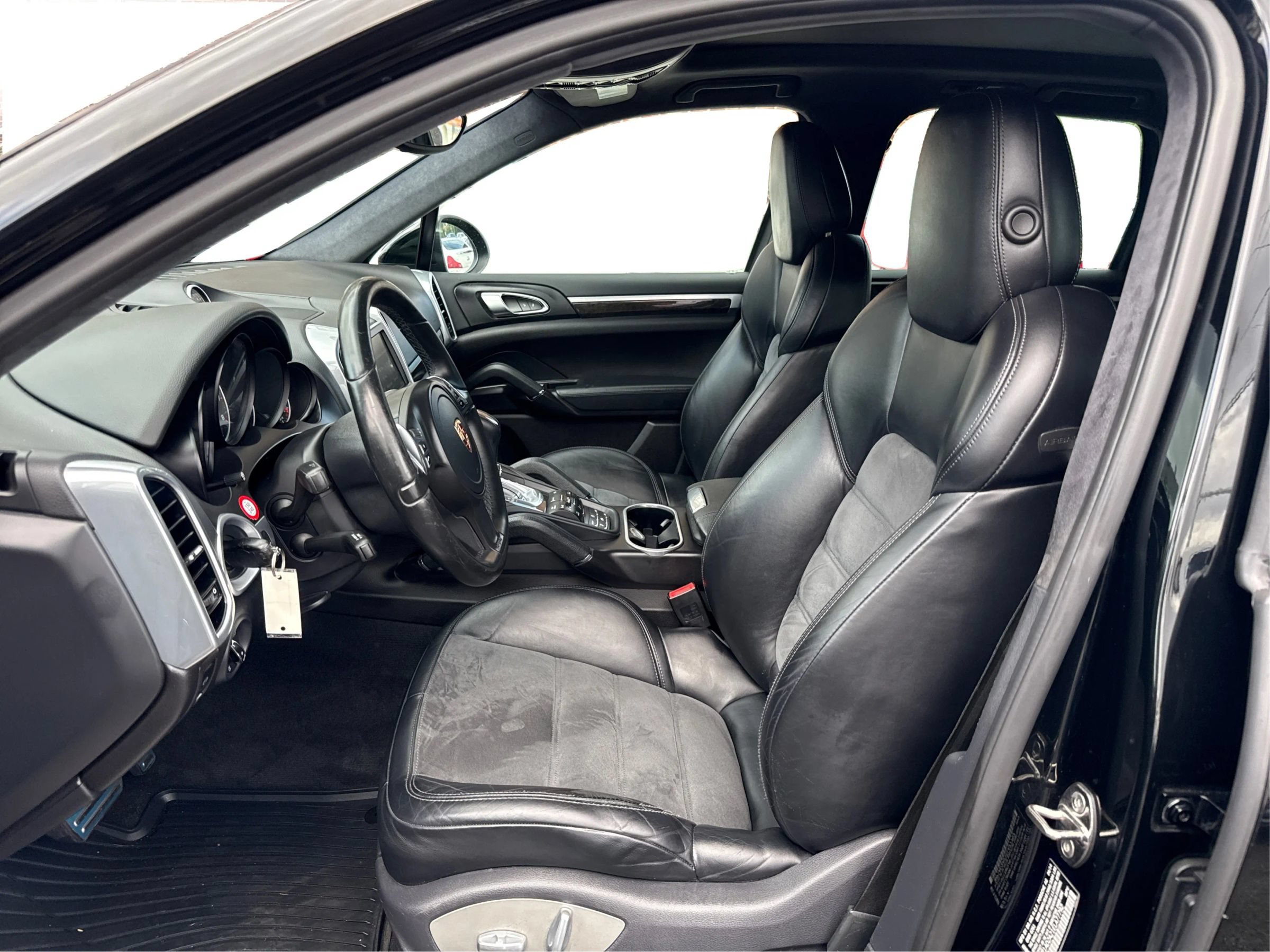 Used 2014 Porsche Cayenne GTS AWD/4WD image 9
