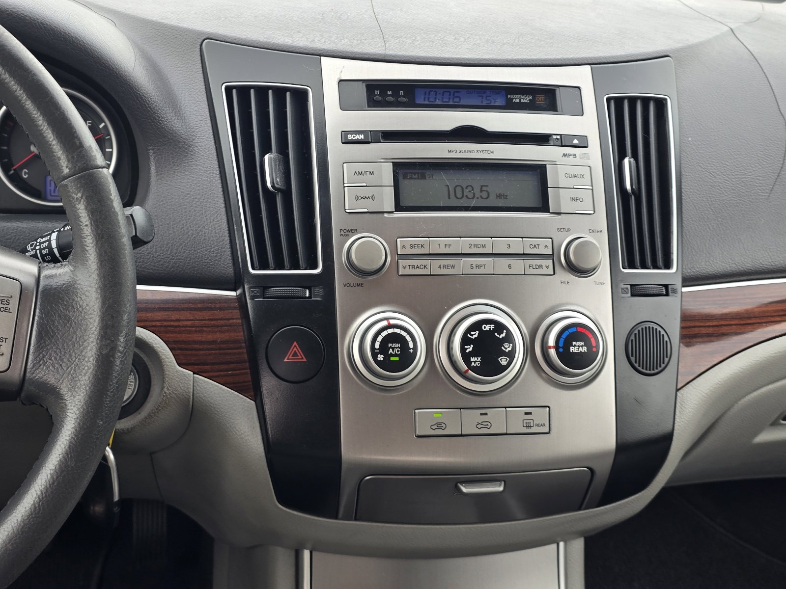 Used 2011 Hyundai Veracruz GLS FWD image 12