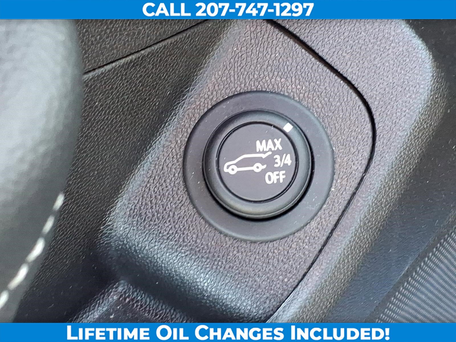 Used 2024 GMC Terrain SLT image 11