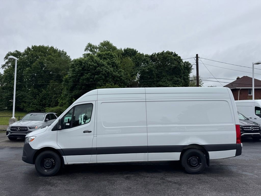 Used 2026 Mercedes-Benz Sprinter 2500 image 3