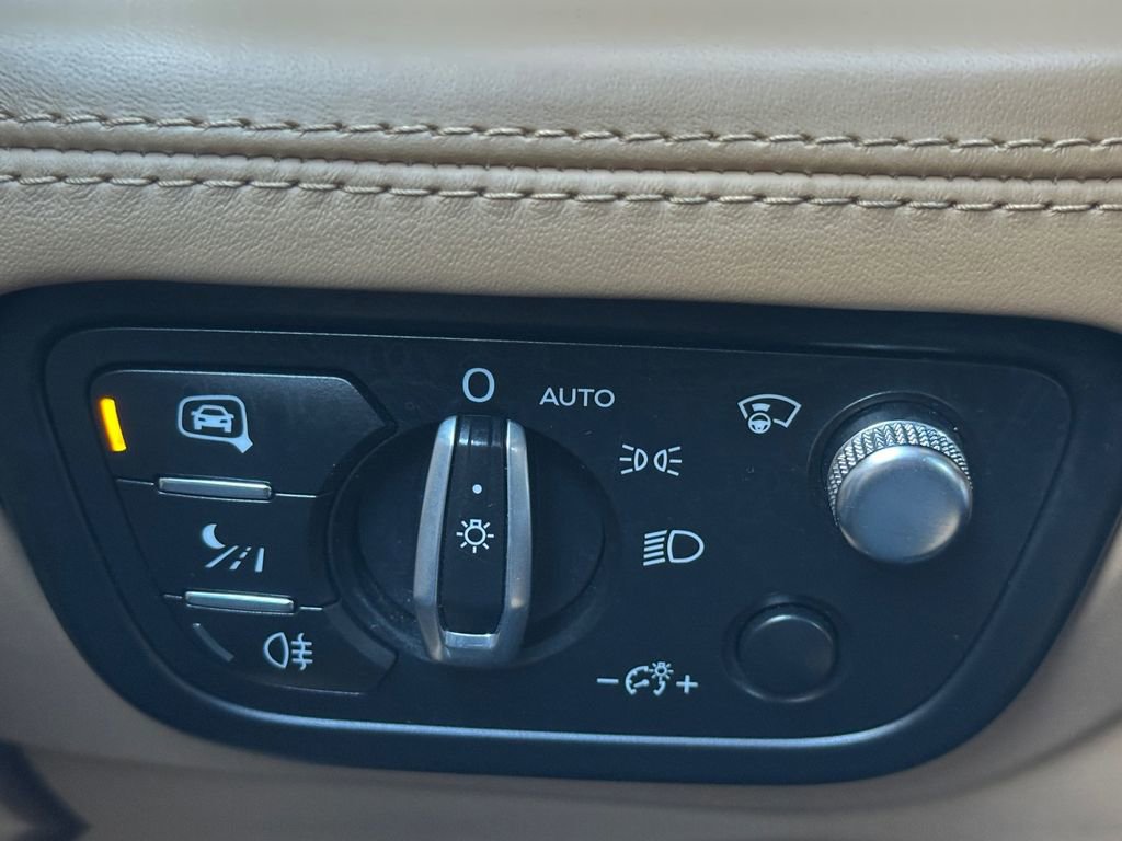 Used 2017 Bentley Bentayga W12 image 27