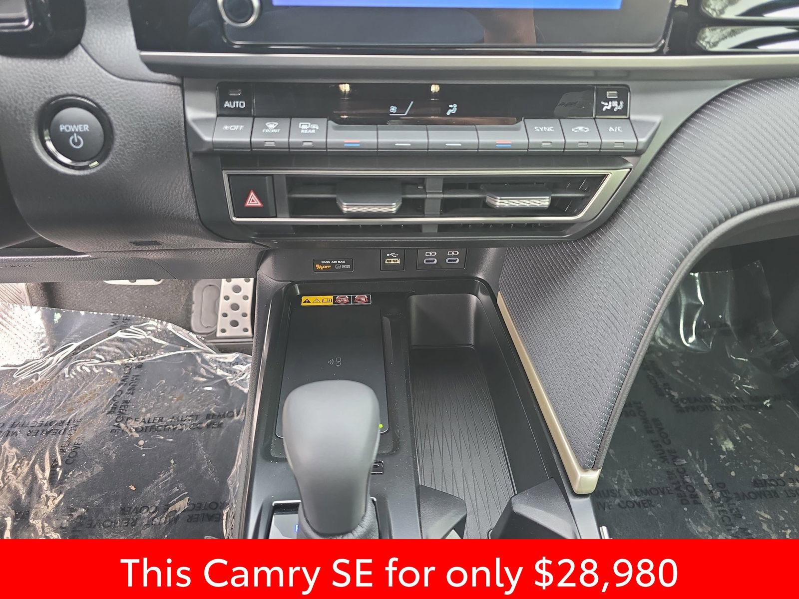 Used 2025 Toyota Camry SE image 29