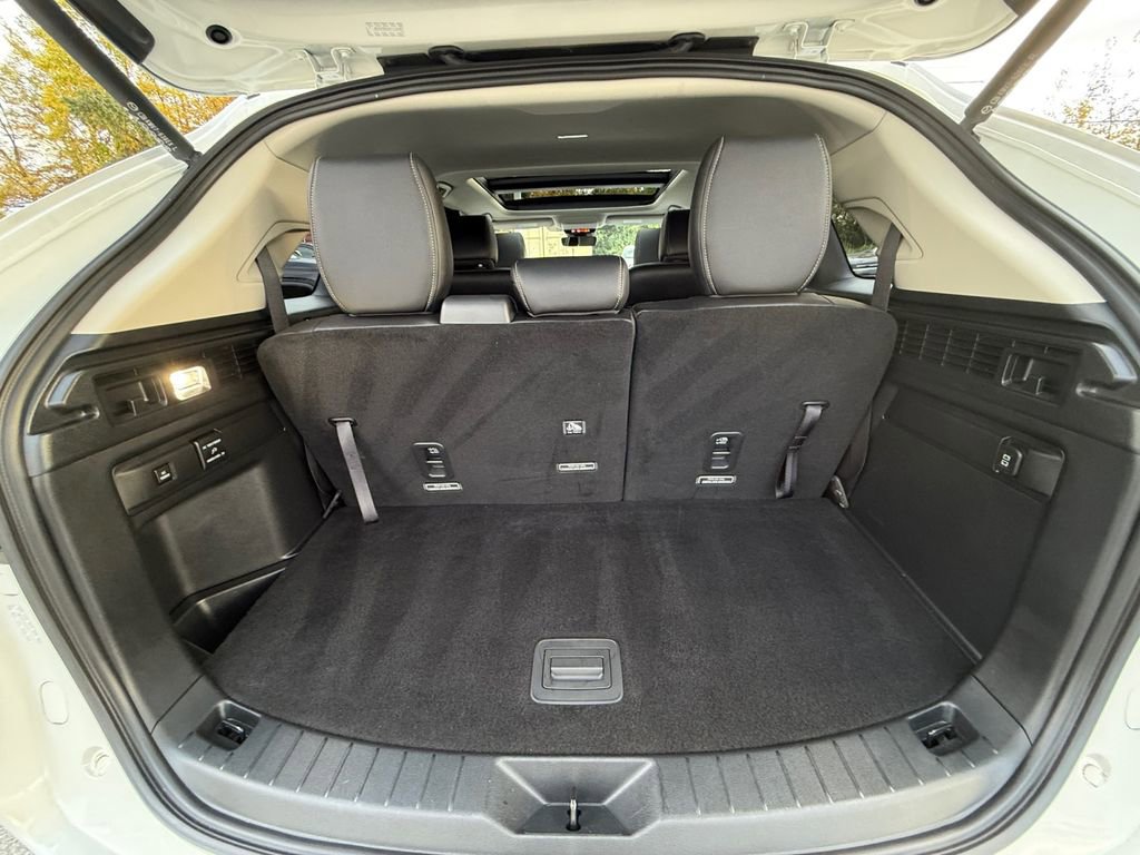 Used 2024 MAZDA CX-90 Plug-In Hybrid w/ Premium Pkg image 24