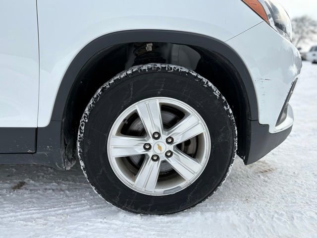 Certified 2021 Chevrolet Trax LS w/ Tint and Cruise Package image 14