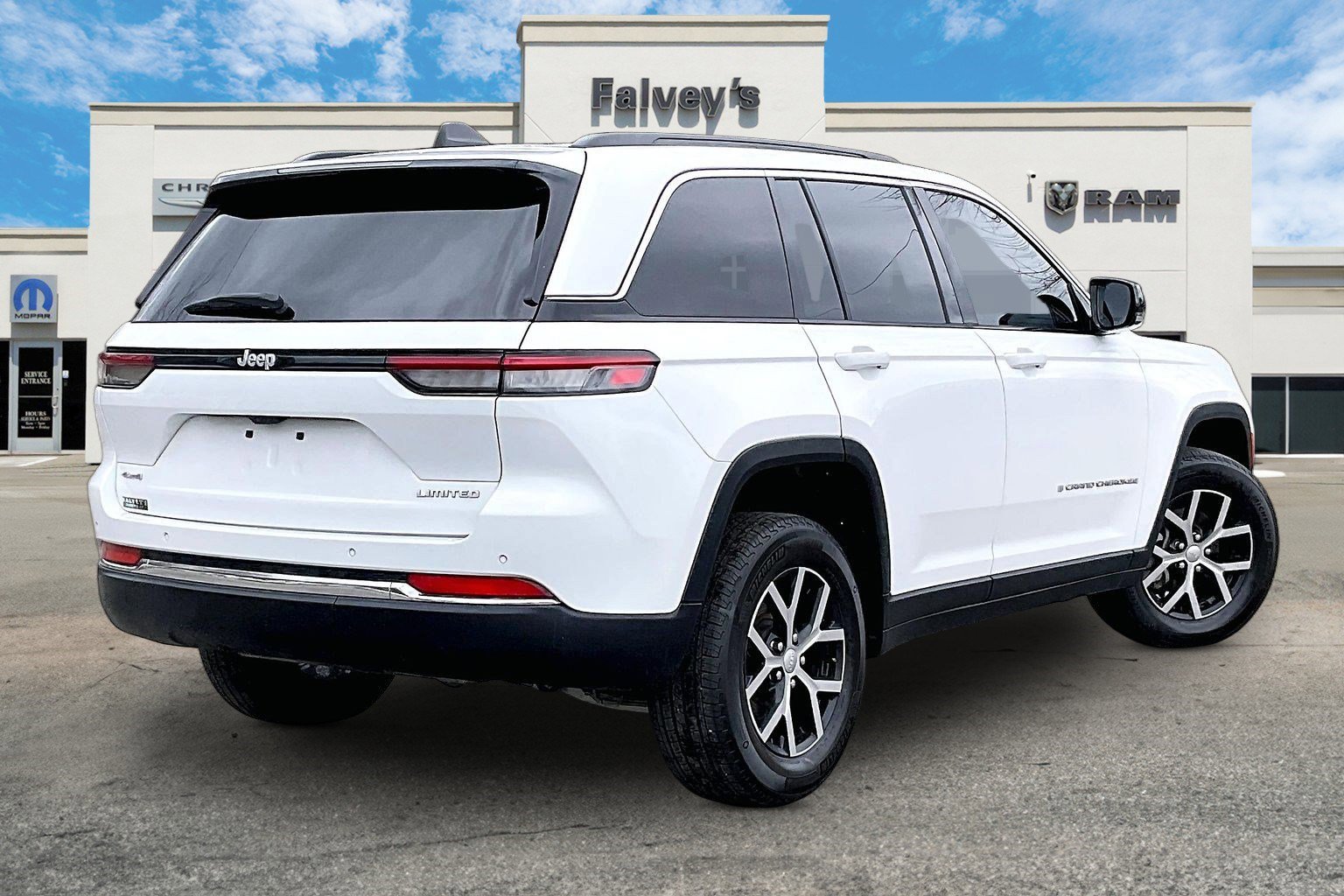 Certified 2025 Jeep Grand Cherokee Limited AWD/4WD image 2