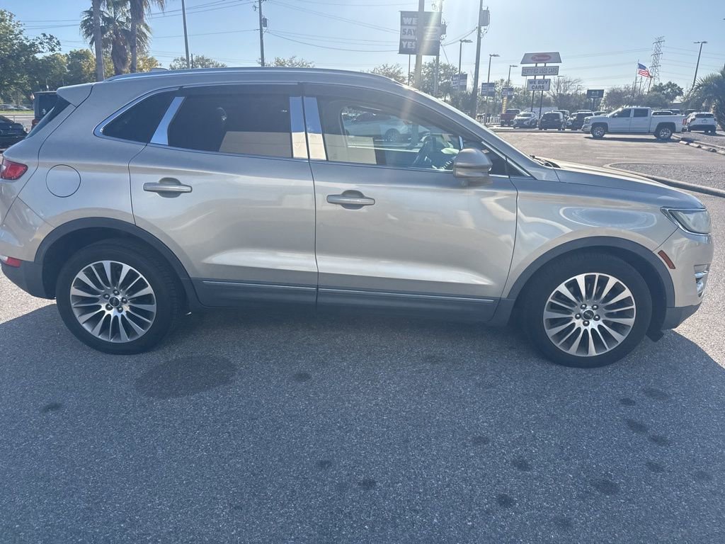 Used 2017 Lincoln MKC Reserve image 2