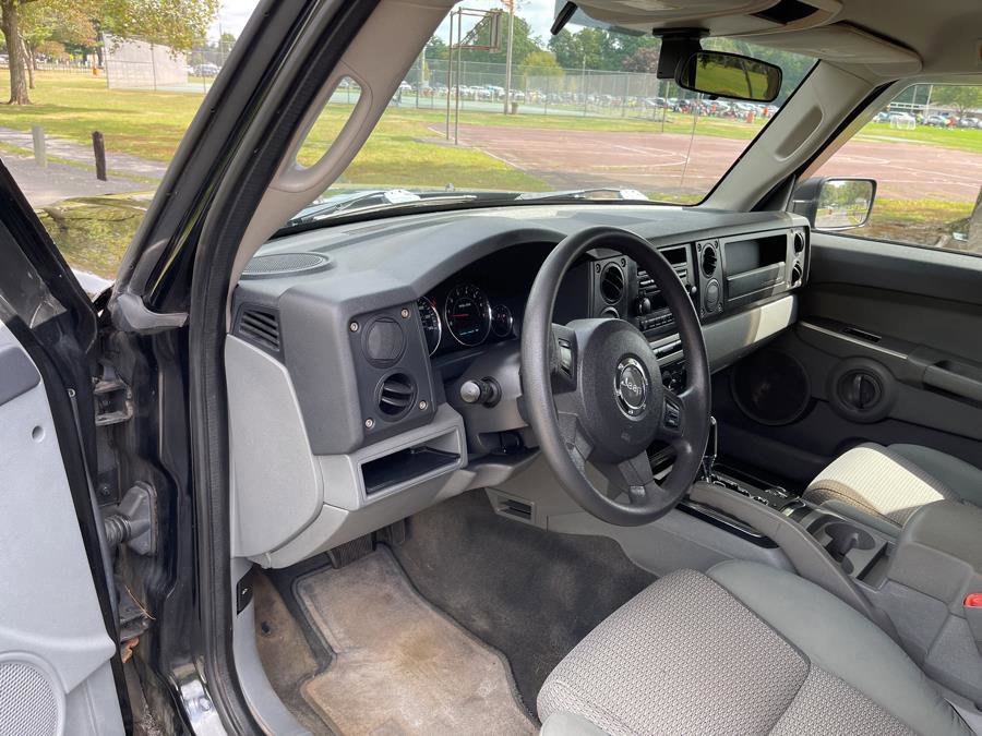 Used 2007 Jeep Commander Sport image 23