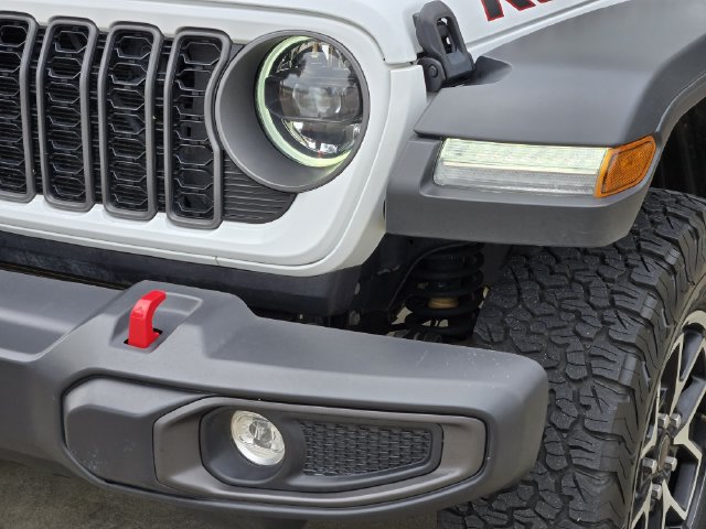 Certified 2025 Jeep Wrangler Unlimited Rubicon w/ Convenience Group AWD/4WD image 10