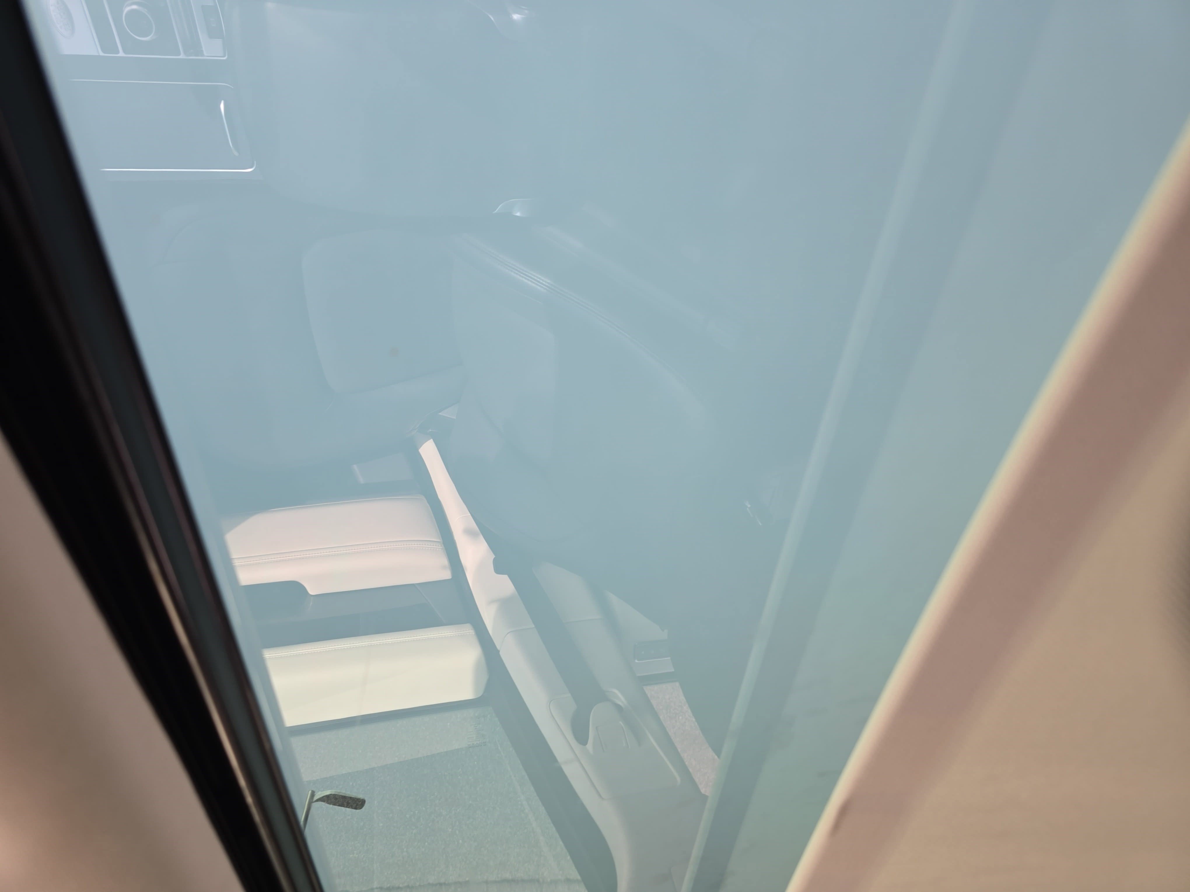 Used 2020 Land Rover Range Rover HSE image 29