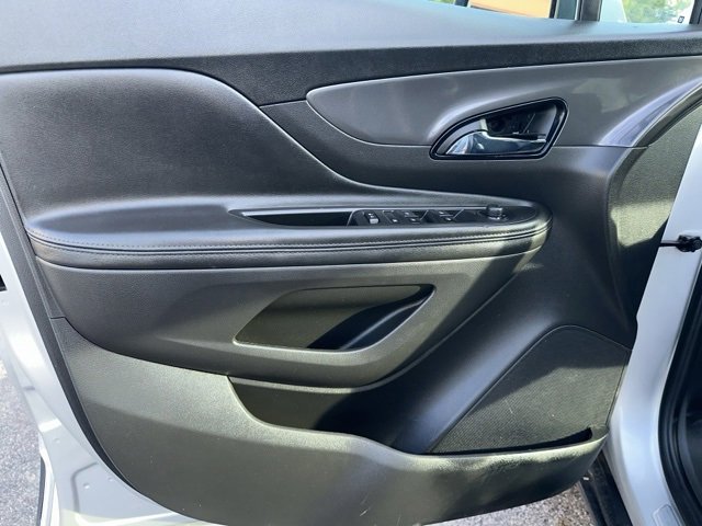 Used 2021 Buick Encore Preferred image 9