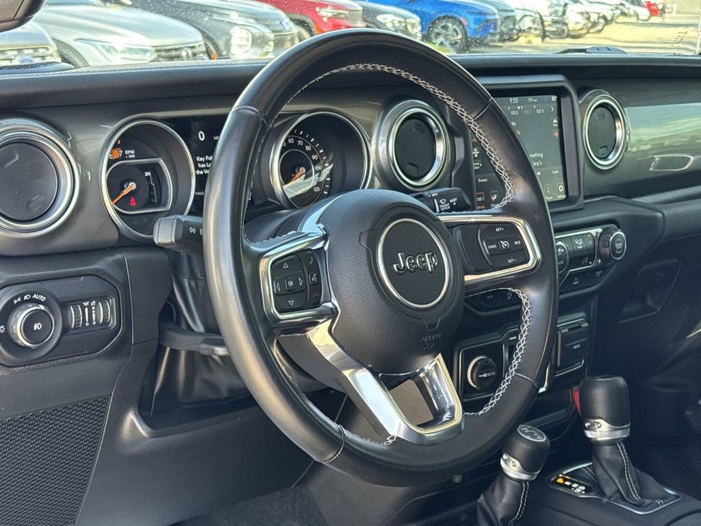 Used 2022 Jeep Wrangler Unlimited Sahara AWD/4WD image 35