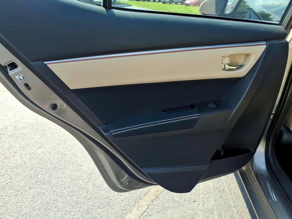 Used 2016 Toyota Corolla LE FWD image 12