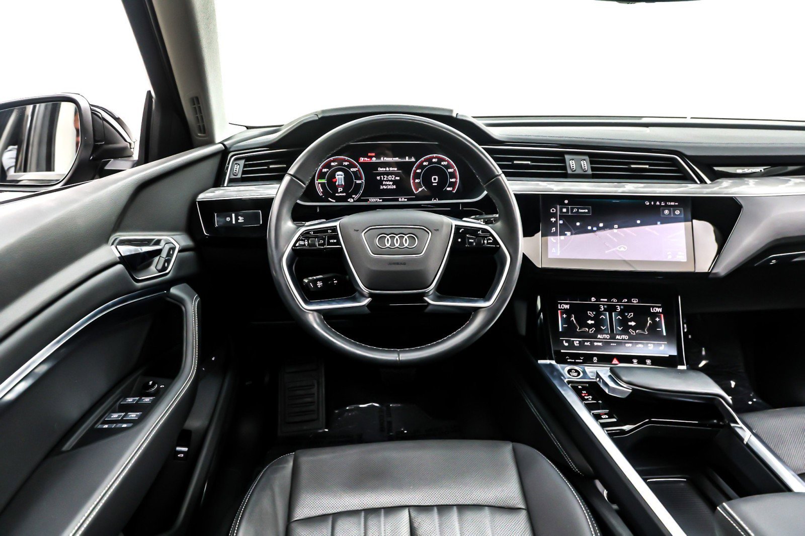Used 2024 Audi Q8 e-tron Premium Plus image 6