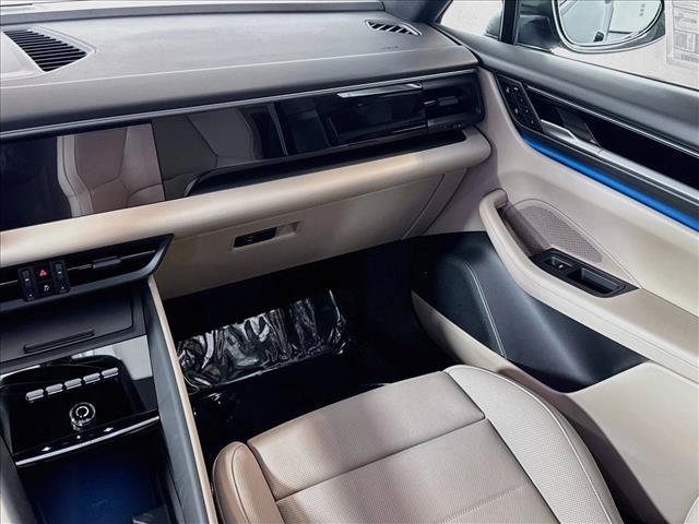 New 2026 Porsche Macan Electric RWD image 21