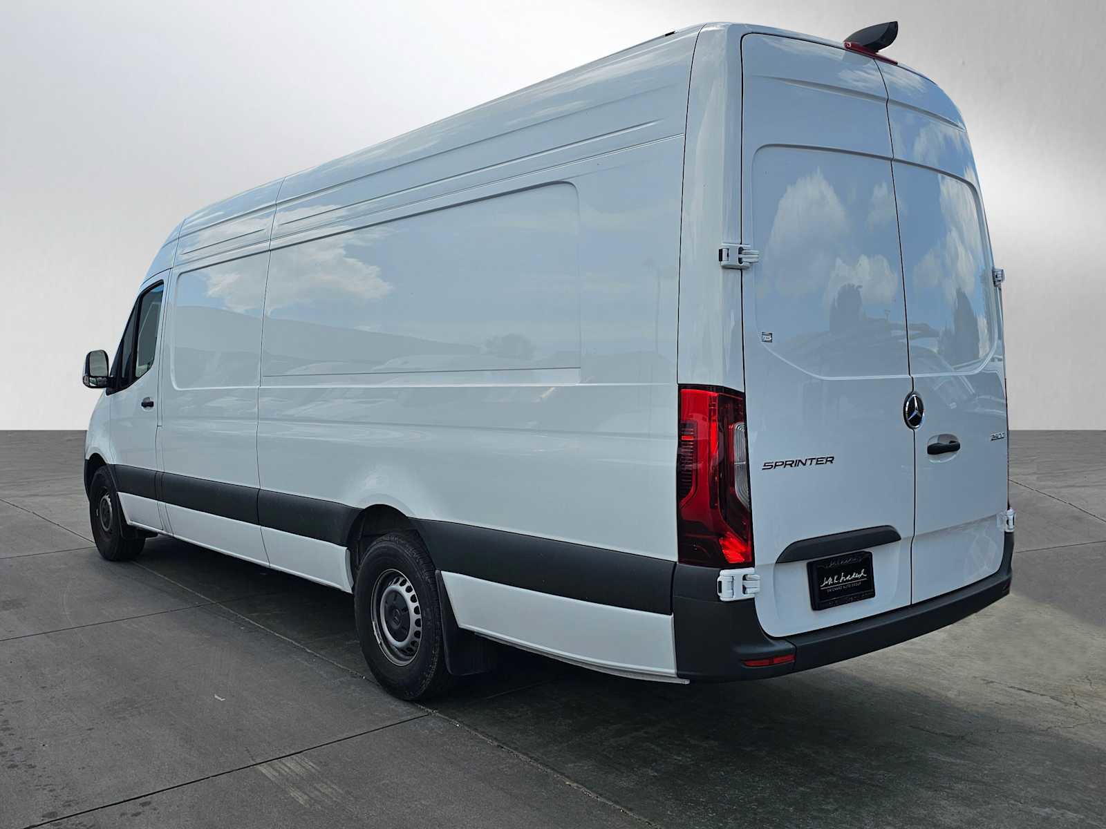 Used 2025 Mercedes-Benz Sprinter 2500 image 5