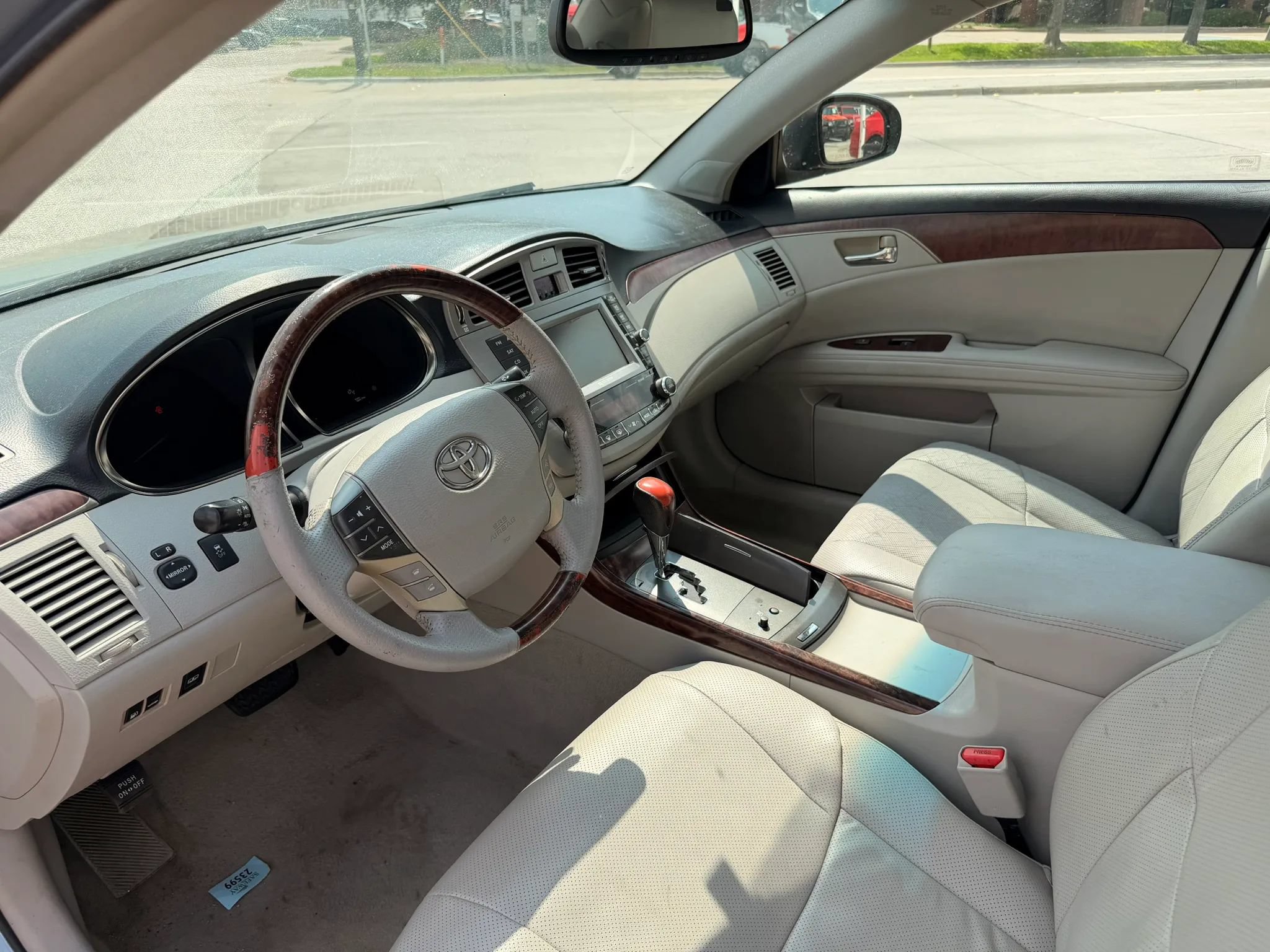 Used 2012 Toyota Avalon Limited FWD image 10