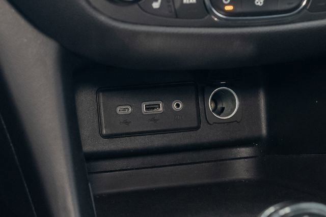 Used 2020 Chevrolet Equinox LT w/ Driver Convenience Package FWD image 18