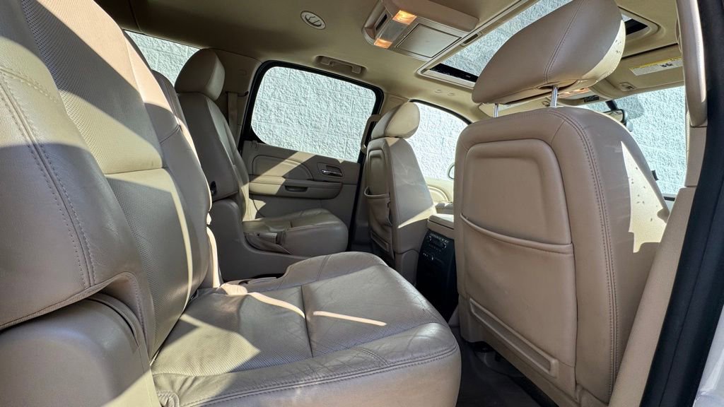 Used 2014 Cadillac Escalade ESV Luxury AWD/4WD image 11