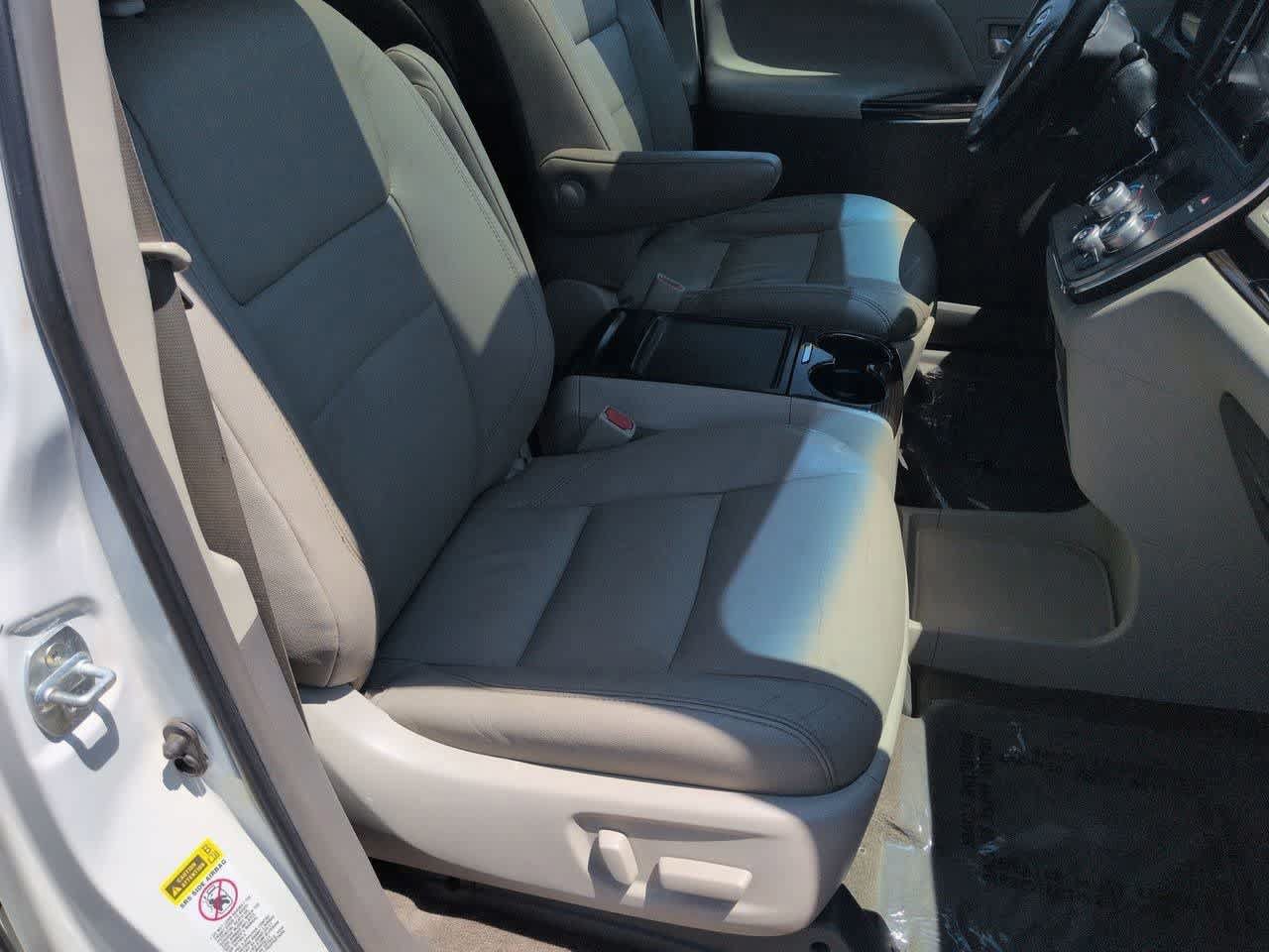 Used 2015 Toyota Sienna XLE FWD image 22