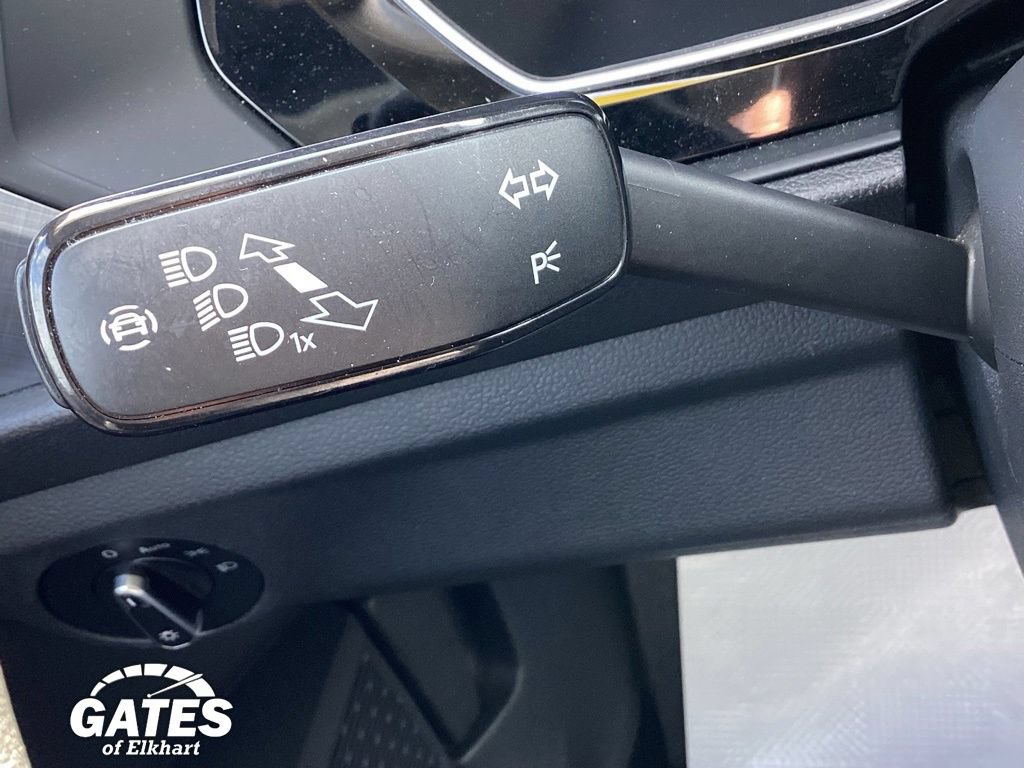Used 2024 Volkswagen Jetta SE FWD image 23