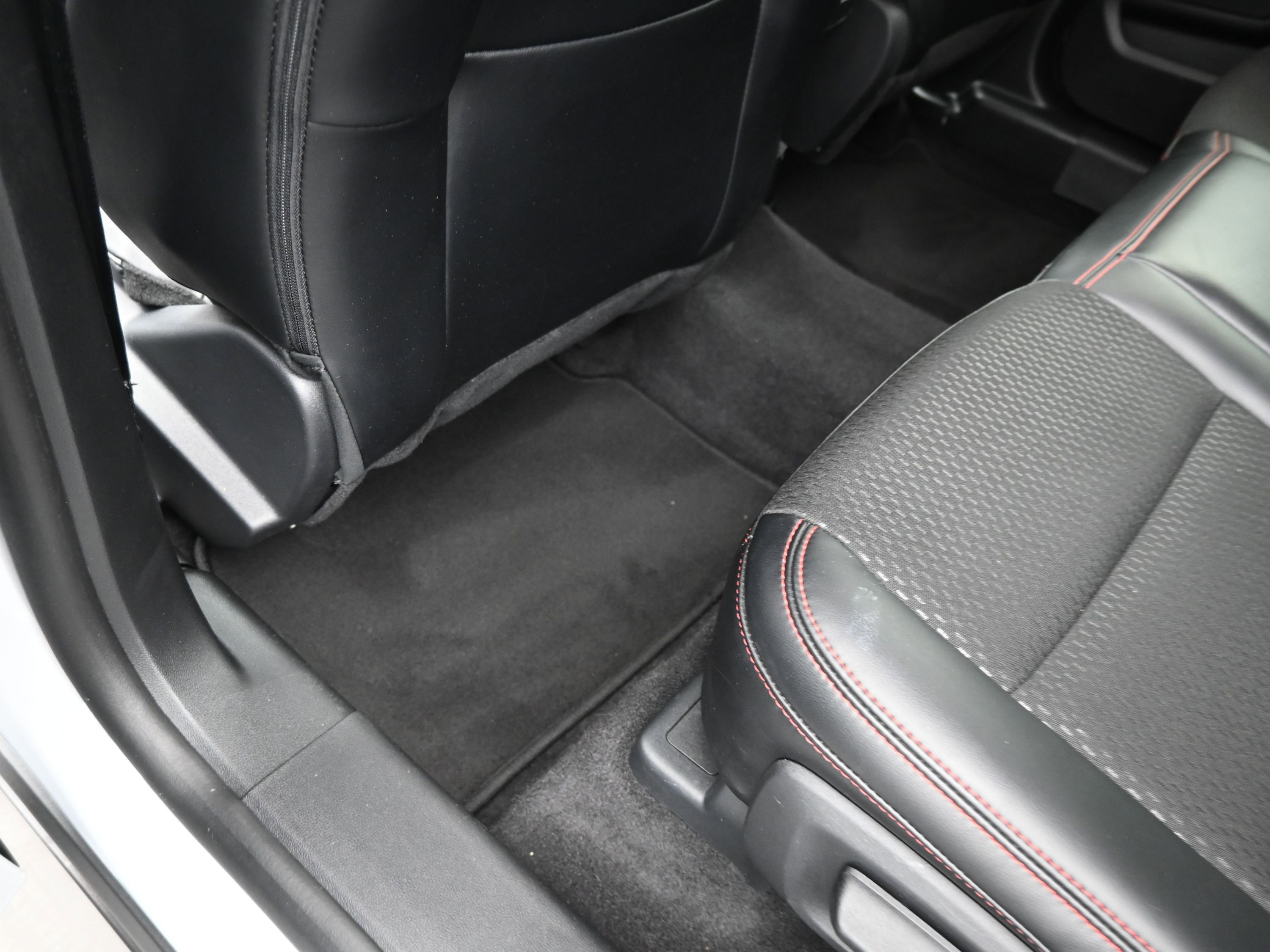 Used 2025 Ford Escape ST-Line image 16