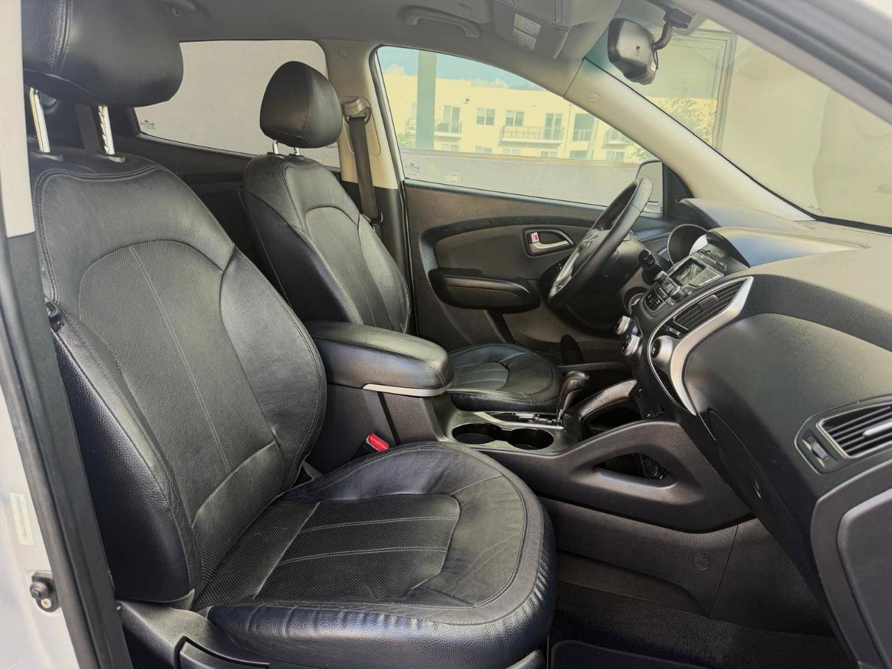 Used 2012 Hyundai Tucson Limited FWD image 14