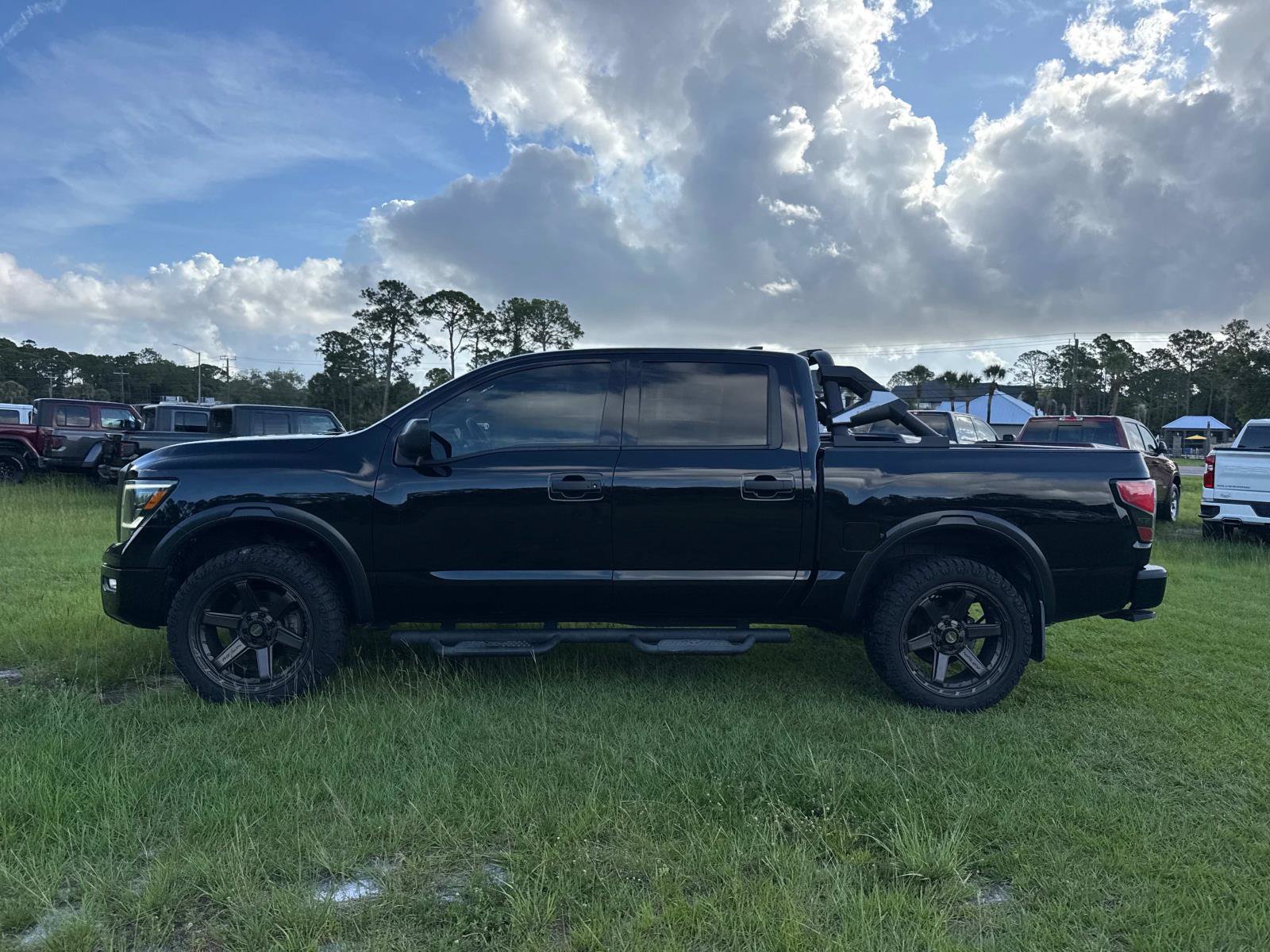 Used 2022 Nissan Titan PRO-4X w/ Pro-4x Utility Package AWD/4WD image 6
