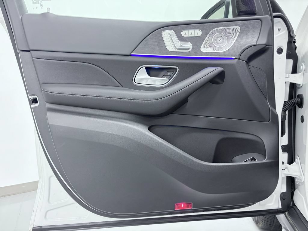 Certified 2025 Mercedes-Benz GLS 450 4MATIC image 16
