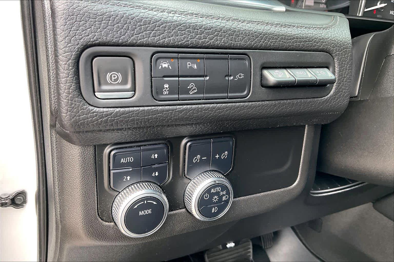 Used 2021 GMC Yukon Denali AWD/4WD image 15