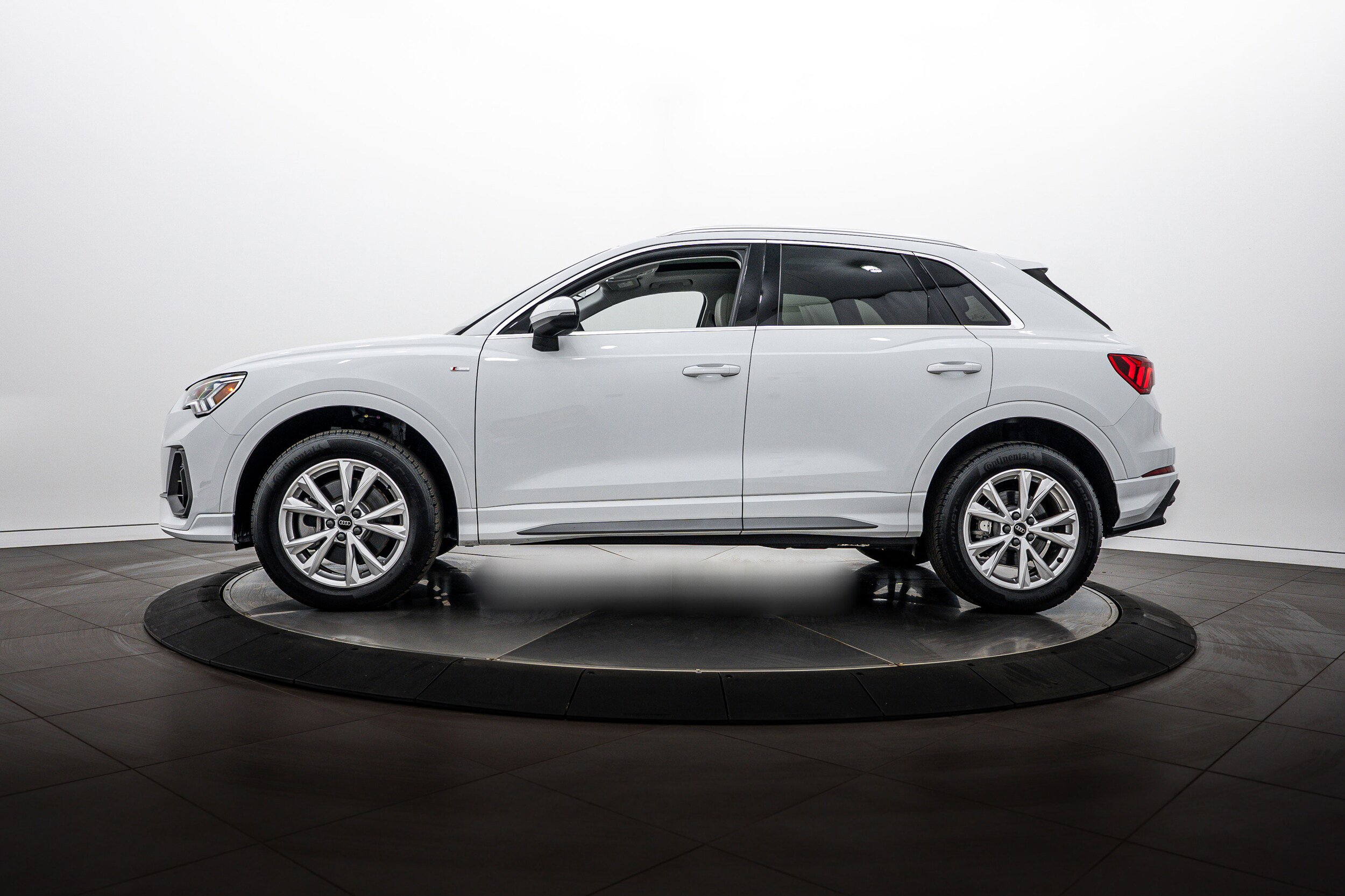 Certified 2023 Audi Q3 2.0T Premium w/ Convenience Package AWD/4WD image 6