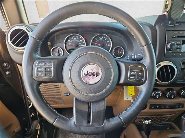 Used 2018 Jeep Wrangler Sahara w/ Connectivity Group AWD/4WD image 13