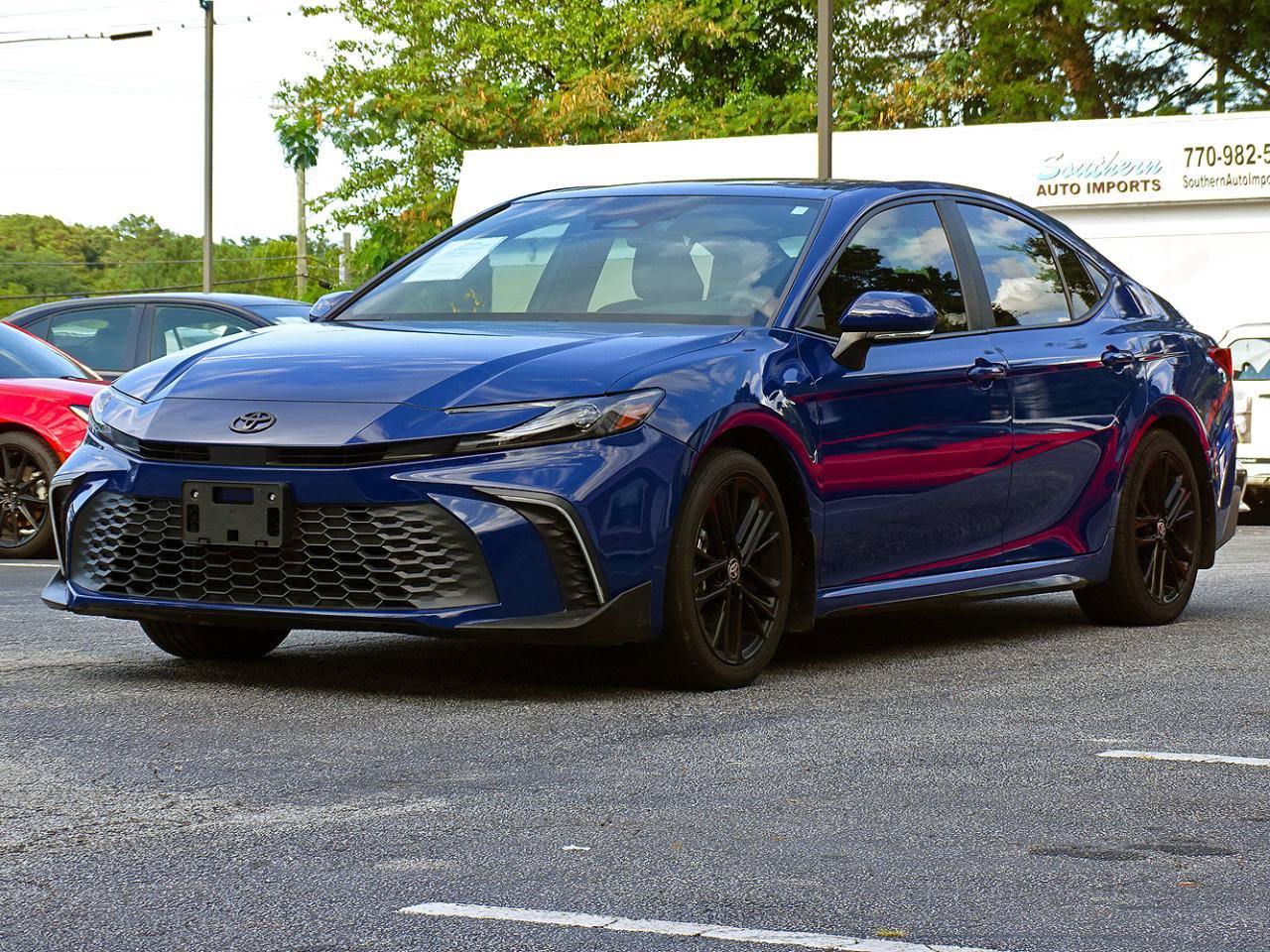 Used 2025 Toyota Camry SE w/ Convenience Package FWD image 6