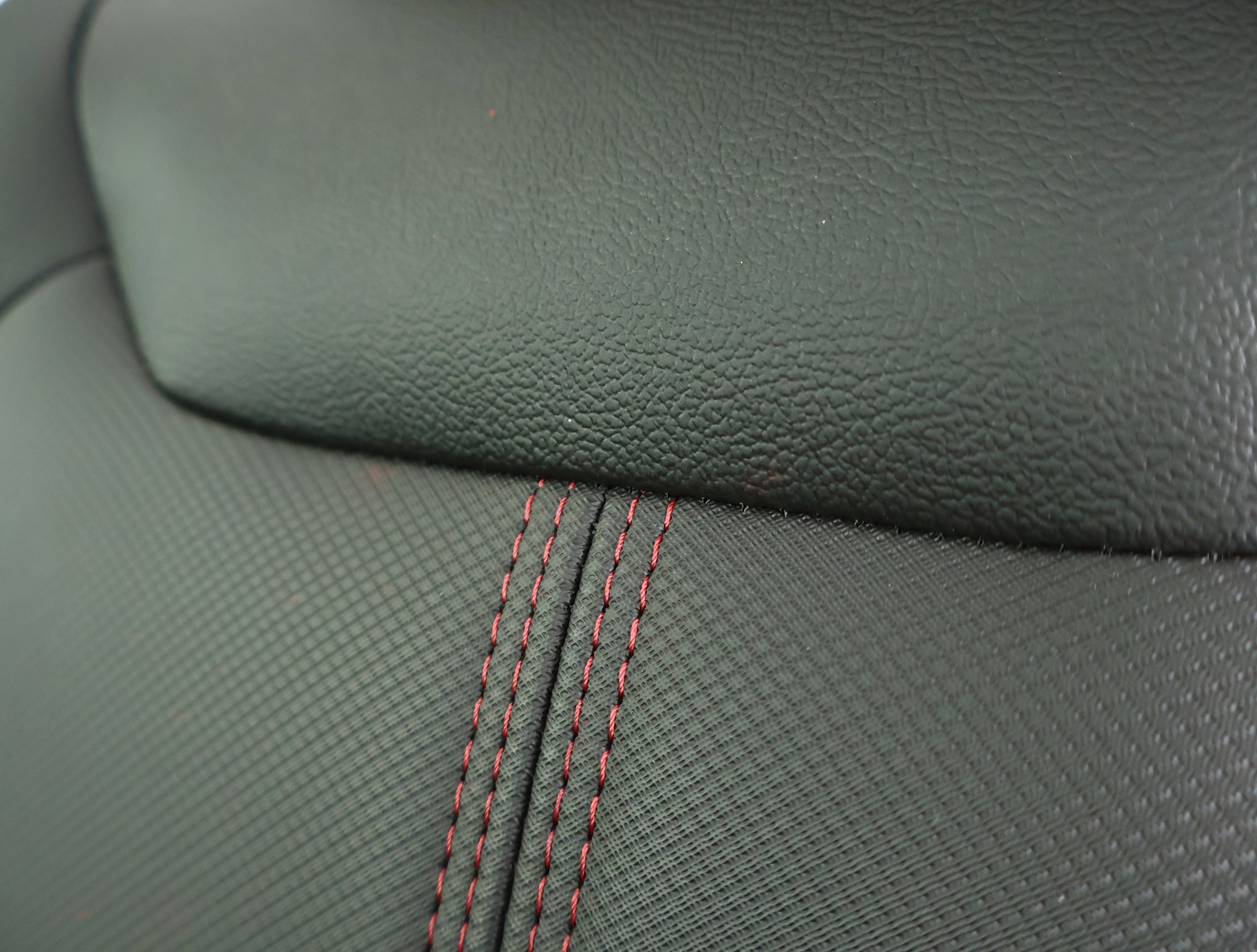 Certified 2025 Chevrolet TrailBlazer RS w/ Convenience Package image 12