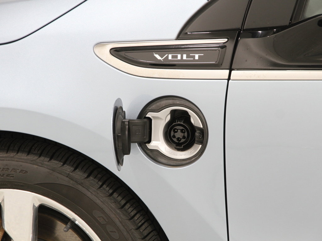 Used 2015 Chevrolet Volt Premium w/ Premium Trim Package image 4