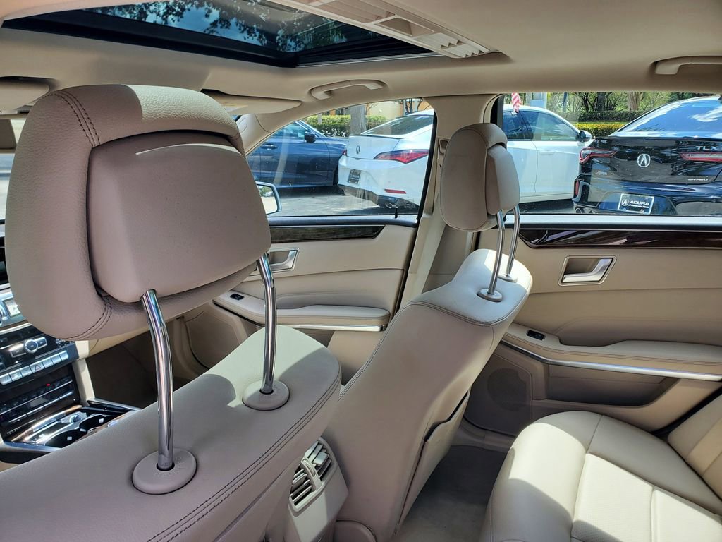 Used 2014 Mercedes-Benz E 350 4MATIC Sedan image 11