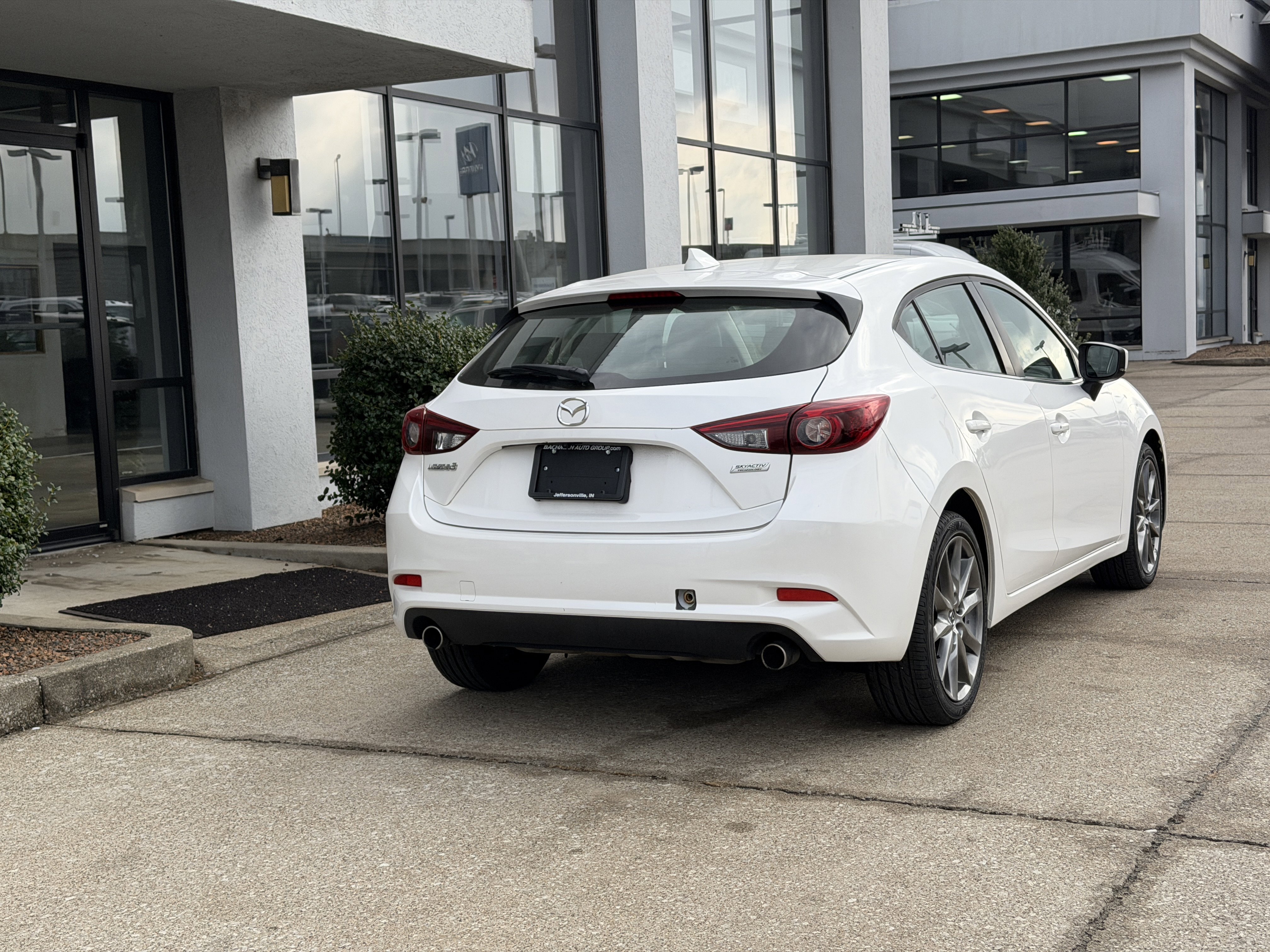 Used 2018 MAZDA MAZDA3 Grand Touring w/ Premium Equipment Package image 5