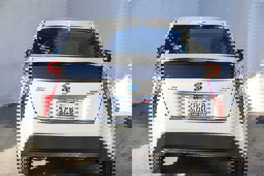 Used 2016 Toyota Prius Three image 5