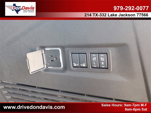 New 2026 GMC Yukon XL AT4 image 7