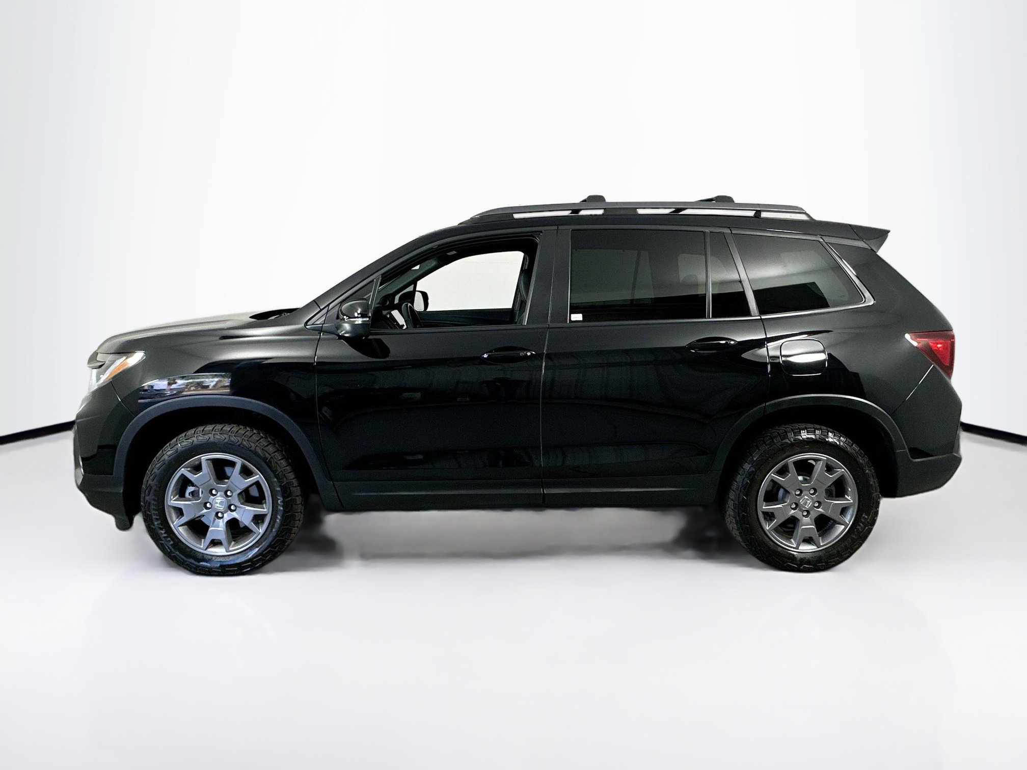 Used 2024 Honda Passport TrailSport image 8