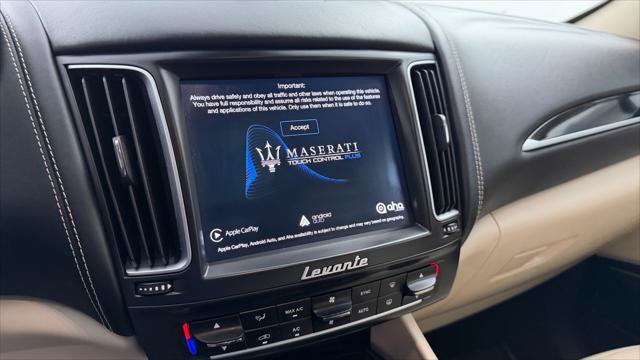 Used 2018 Maserati Levante GranLusso AWD/4WD image 24