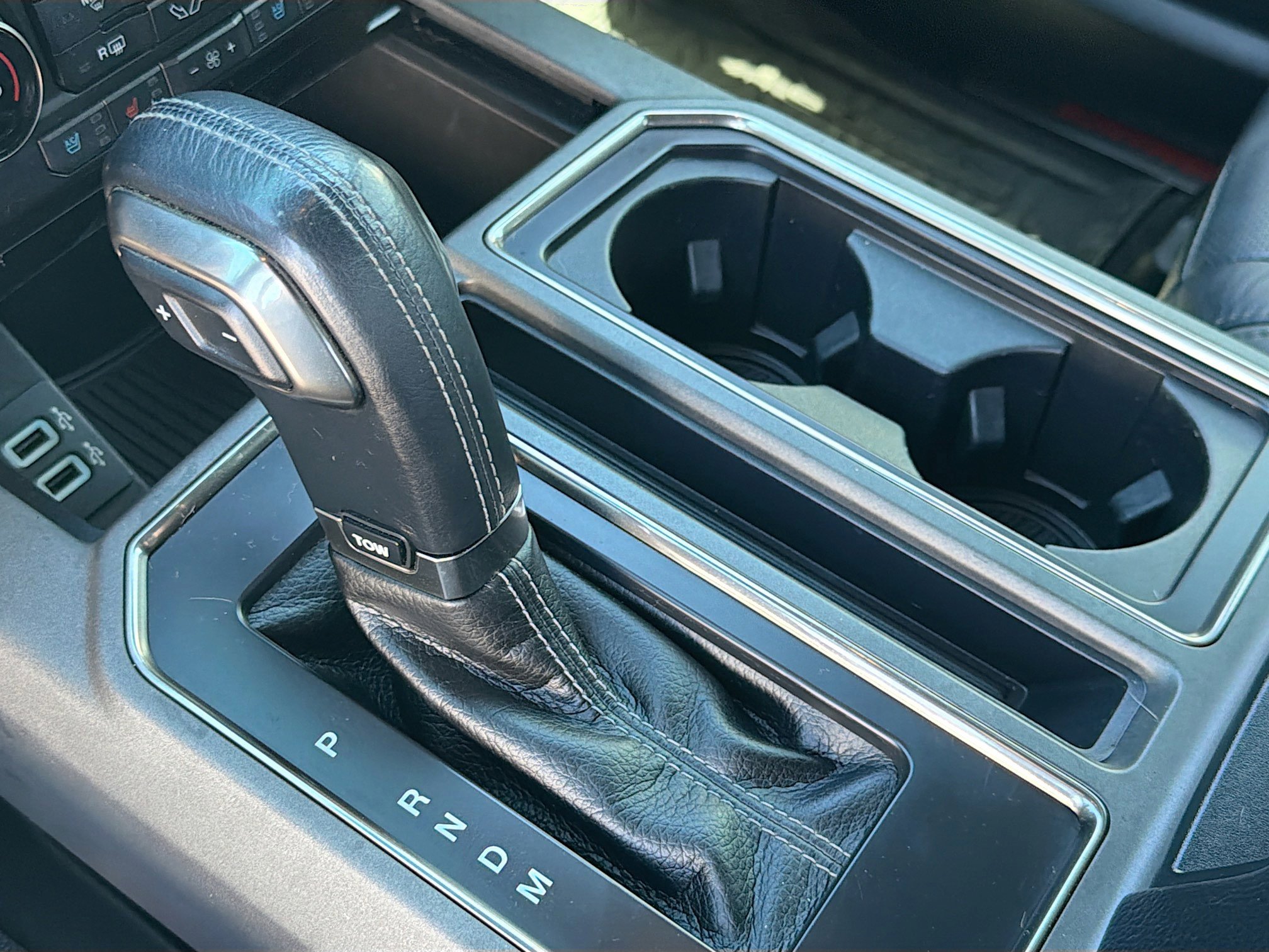 Used 2017 Ford F150 Raptor w/ Equipment Group 802A Luxury image 28