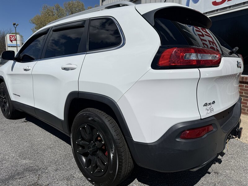 Used 2015 Jeep Cherokee Latitude w/ Comfort/Convenience Group image 7