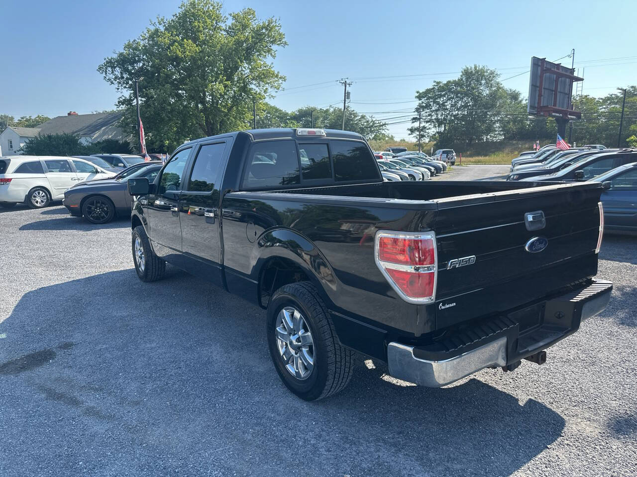 Used 2014 Ford F150 XLT w/ XLT Chrome Package AWD/4WD image 3