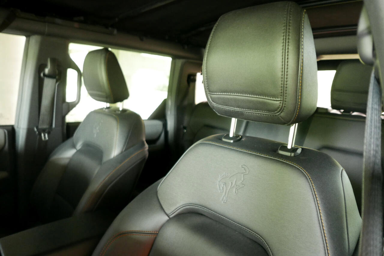 Used 2021 Ford Bronco Badlands image 9